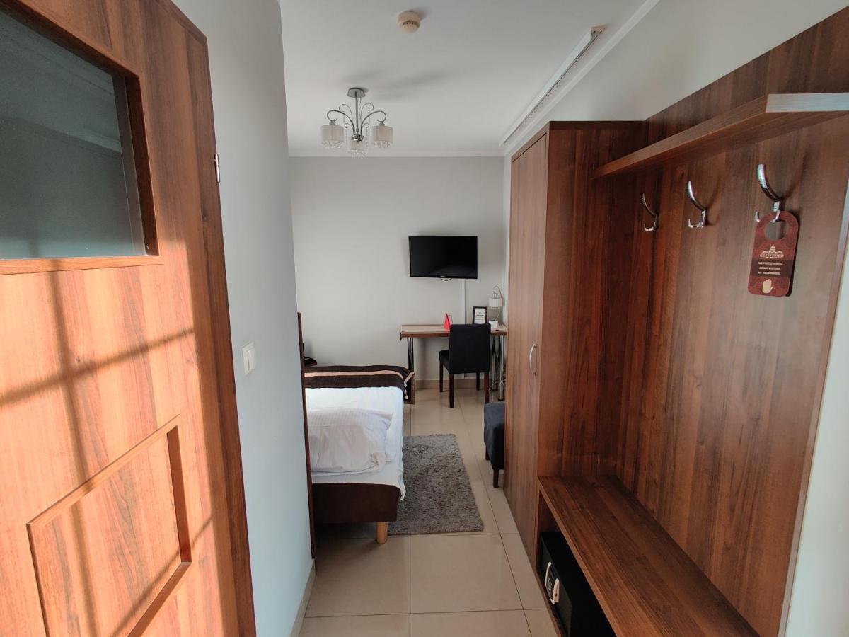 Belweder Aparthotel Porosły Exteriör bild