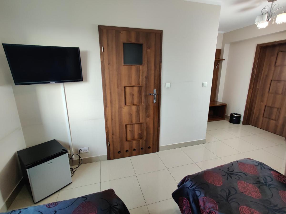 Belweder Aparthotel Porosły Exteriör bild