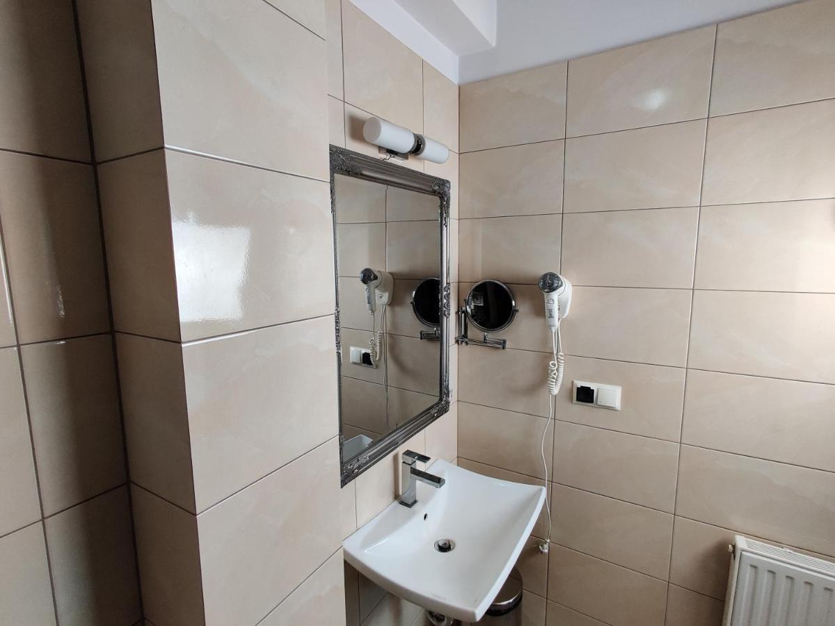 Belweder Aparthotel Porosły Exteriör bild