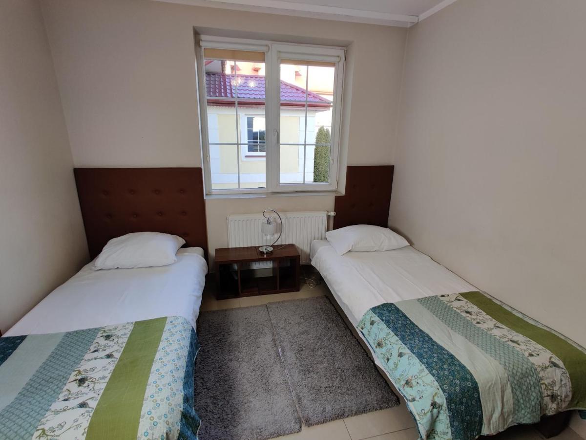 Belweder Aparthotel Porosły Exteriör bild