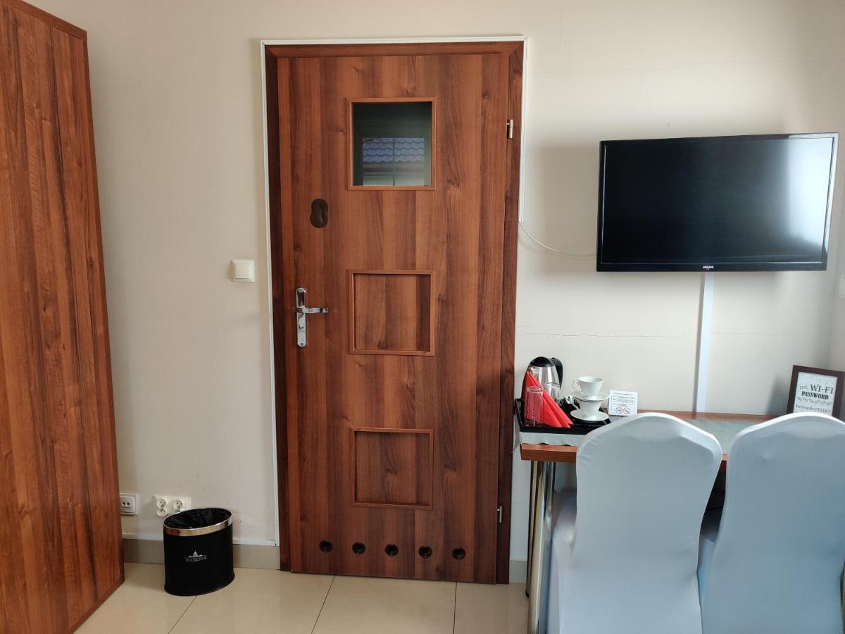 Belweder Aparthotel Porosły Exteriör bild